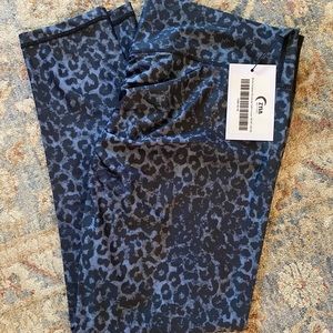 Zyia scrunchy leggings